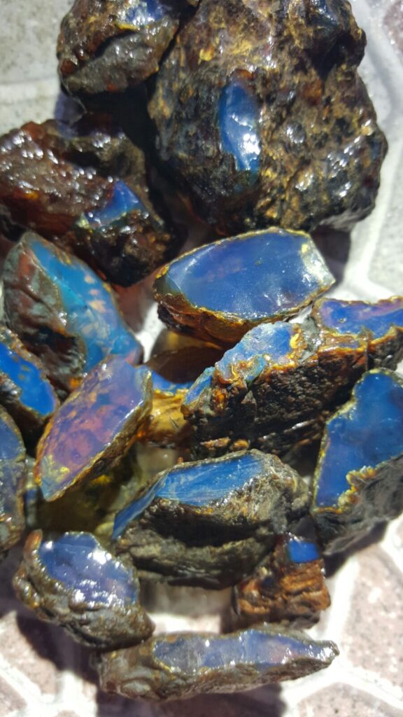 Lot of blue amber